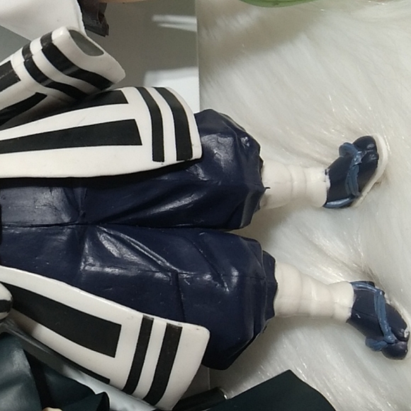 SALE! Demon Slayers Bundle Of 3 W/No Stands Included Great Condition - Picture 6 of 15